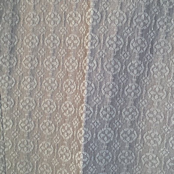 𝅺CYNTHIA Rowley navy stretch crop pants - Picture 2 of 5